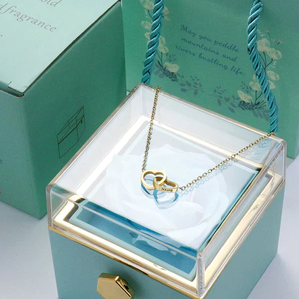Caixa com Rosa Eterna & Colar Coração Personalizado