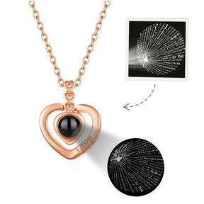 Colar Eu te amo em 100 idiomas com cartão dedicatória