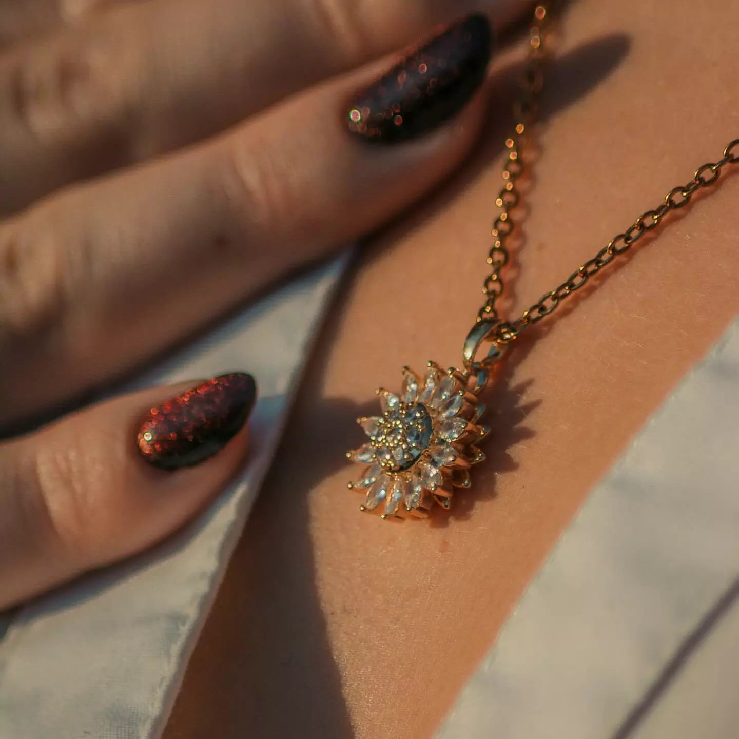 Colar Aurora | Girassol Giratório